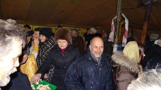 Зображення до публікації: Священики Київської громади відправили Службу Божу на Майдані (ФОТО)