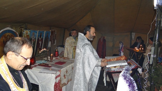 Зображення до публікації: Священики Київської громади відправили Службу Божу на Майдані (ФОТО)