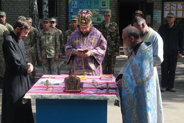 Зображення до публікації: Капелани Апостольської Православної Церкви в Україні відвідали військові частини ЗСУ