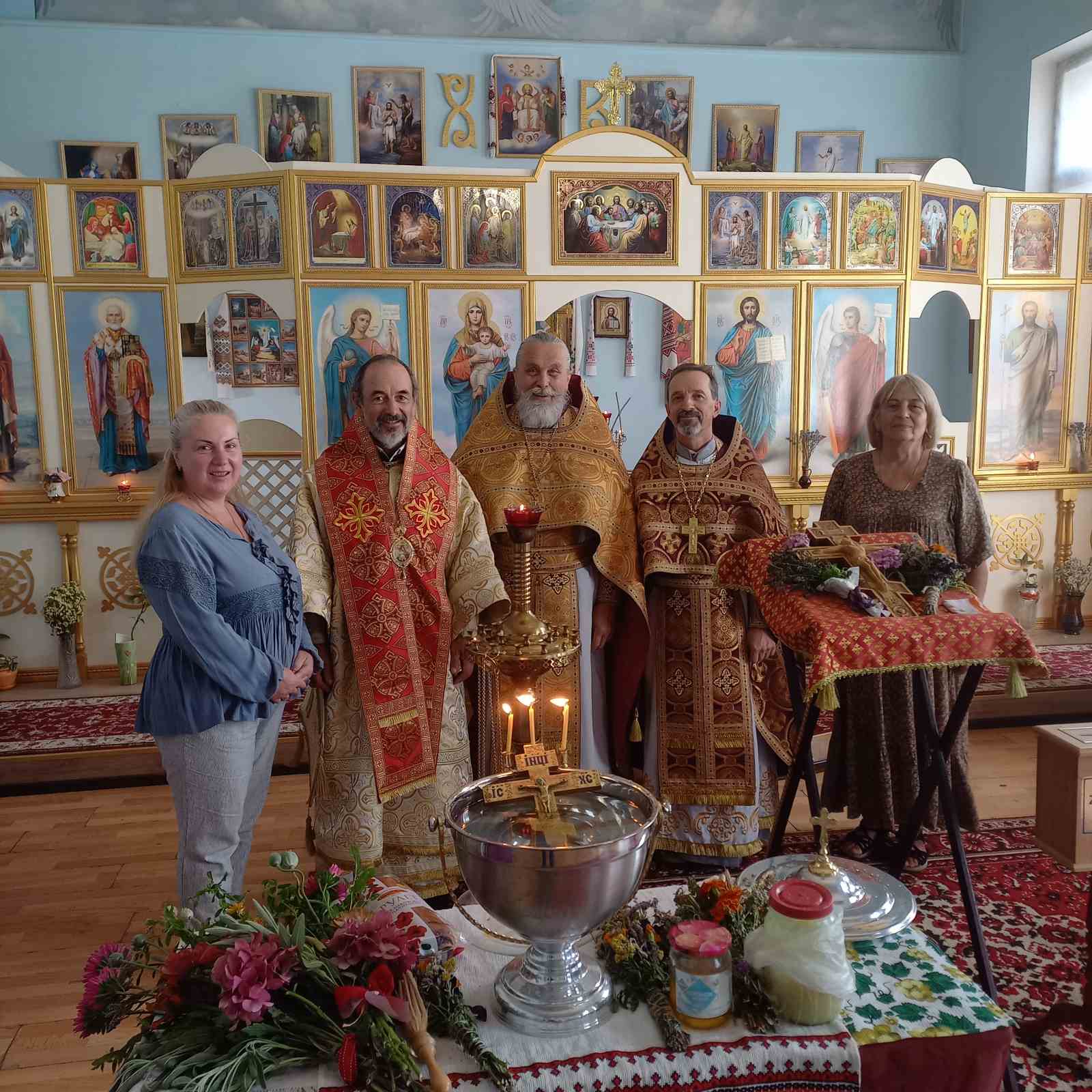 Зображення до публікації: Винесення чесних древ животворчого Хреста Господнього. Свято Всемилостивого Спасителя (Спаса) та Пресвятої Богородиці (1