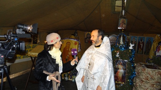 Зображення до публікації: Священики Київської громади відправили Службу Божу на Майдані (ФОТО)