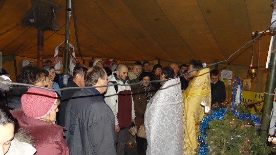 Зображення до публікації: Священики Київської громади відправили Службу Божу на Майдані (ФОТО)