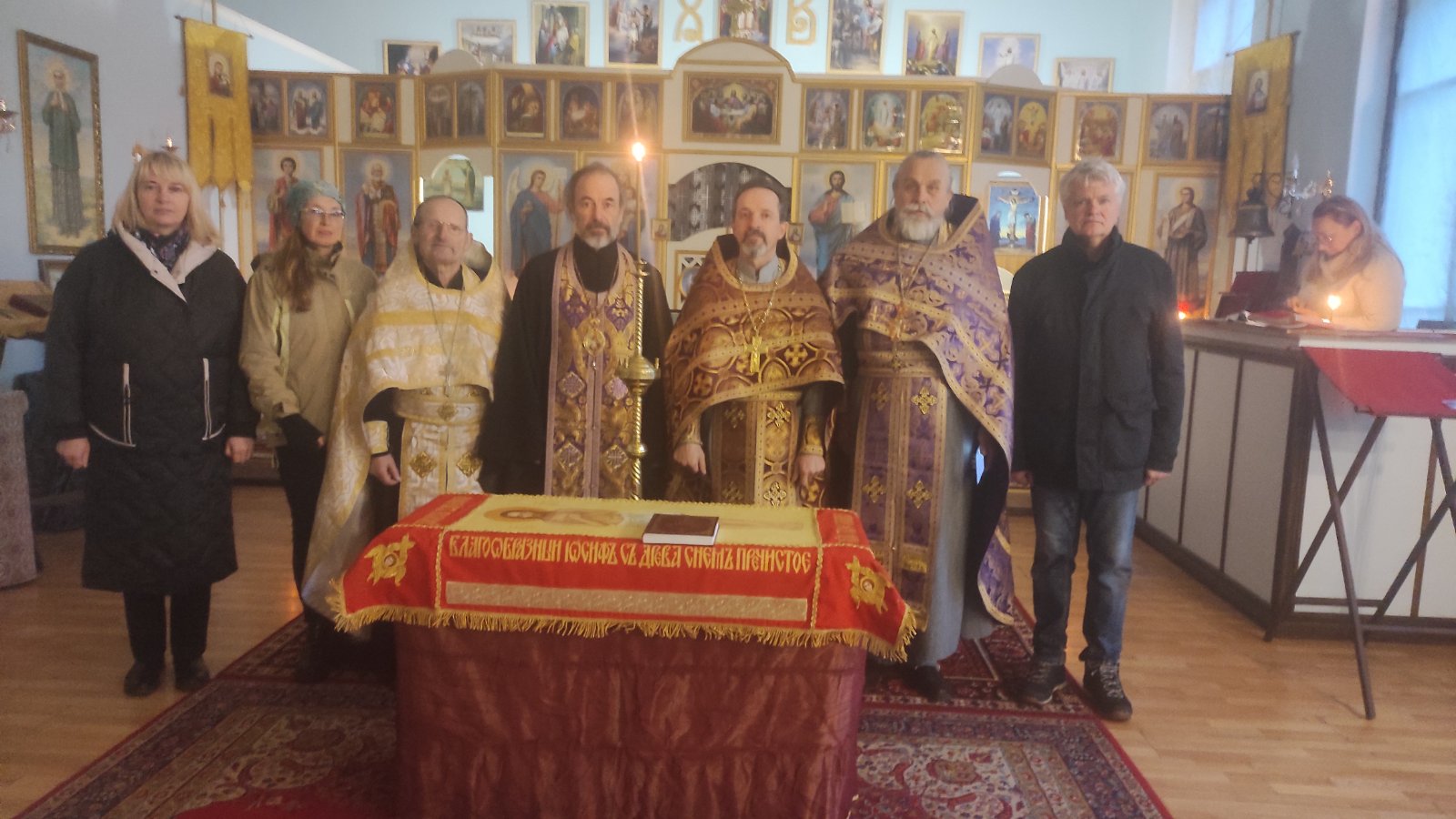 Зображення до публікації: Страсна п”ятниця. Вечірня. Винос плащаниці.