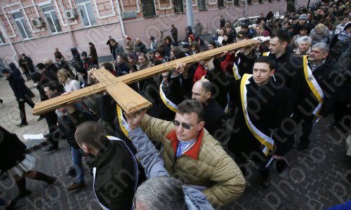 Зображення до публікації: Священики Київської громади взяли участь у Хресній ході за мир в Україні